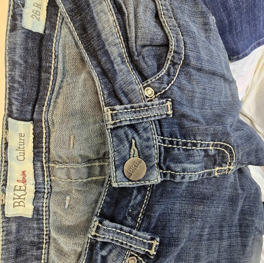 BKE Womens Distressed Jeans Size 26 Medium Wash Stretch Denim - Picture 6 of 7
